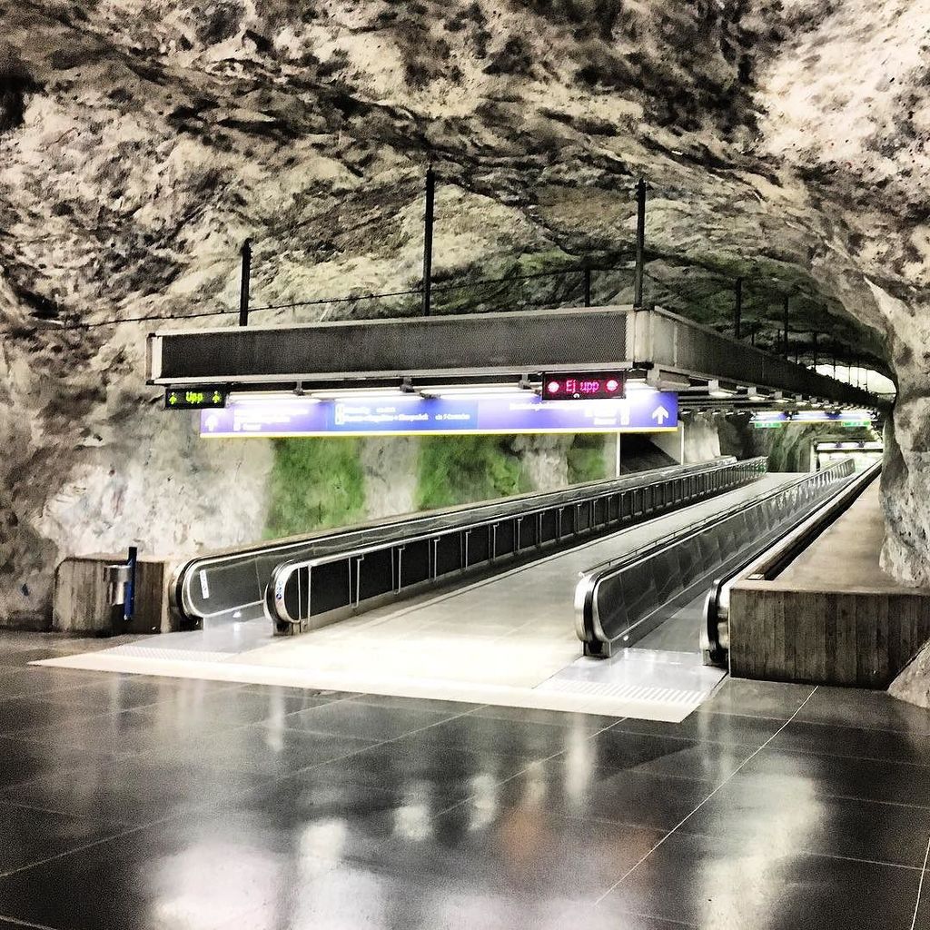traveldaveuk's tweet photo. Only in Stockholm would a Metro station be a work of art. Got to love Sweden 🇸🇪 😍 #VisitSt… https://t.co/wMVOVhsREz https://t.co/fUjd4YgeTG