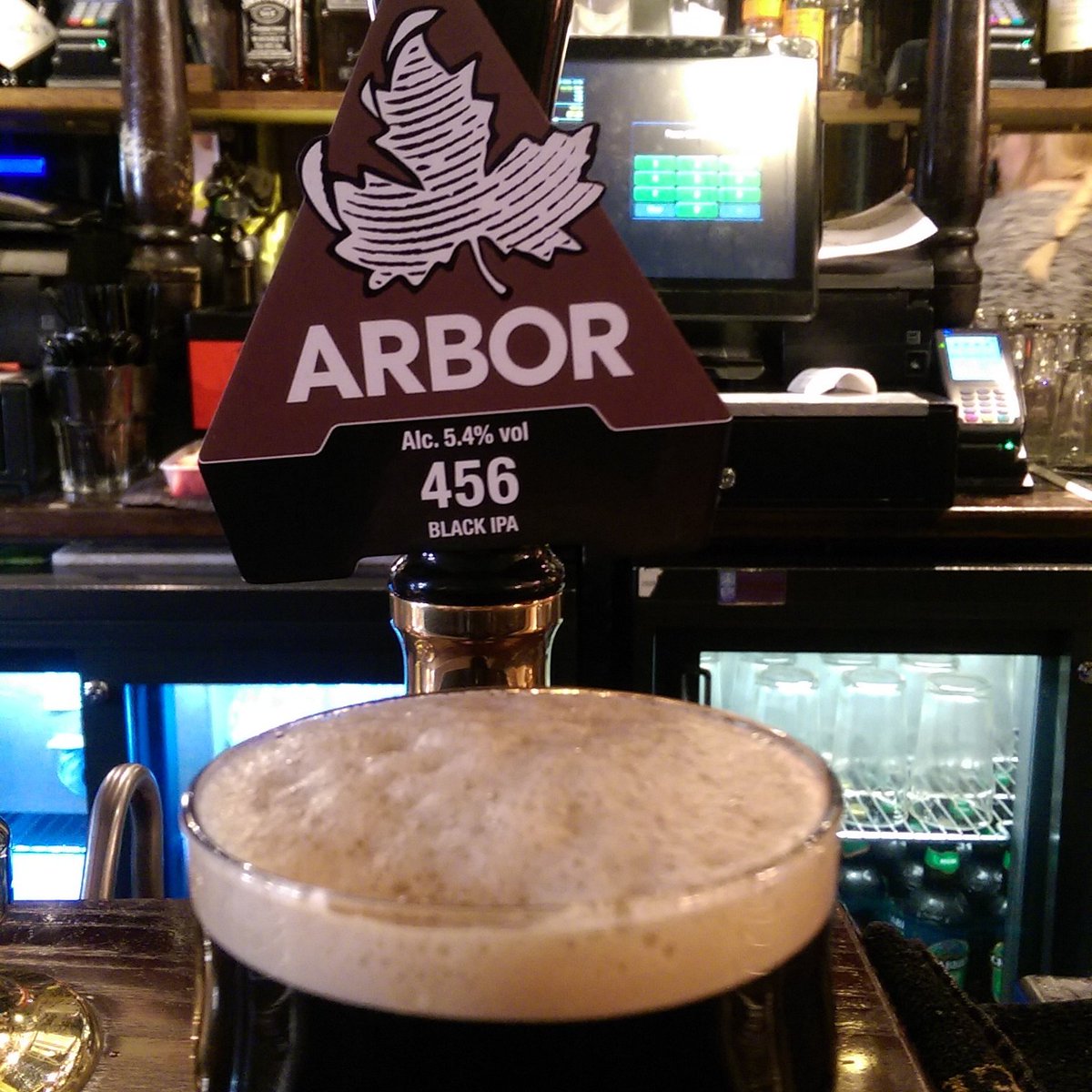 CAMRAswl's tweet photo. A pint of @arborbrewingco #BackuPA is, despite the fact that IPA should be Pale Ale, #verytastybeer @HarpPub https://t.co/ArFC4wJd7U