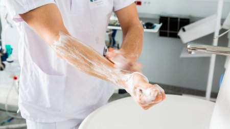 Les infections #nosocomiales redoutées par les médecins sante.lefigaro.fr/actualite/2016…