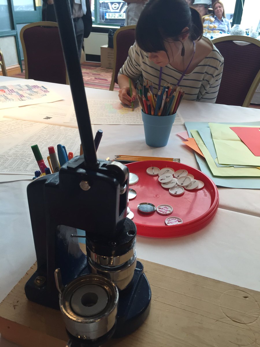 SH_ArtNet's tweet photo. #creativity and #art in #ukhousing at #tpasconf16 #mindfulness #colouring https://t.co/uH5Lf3fA1Z