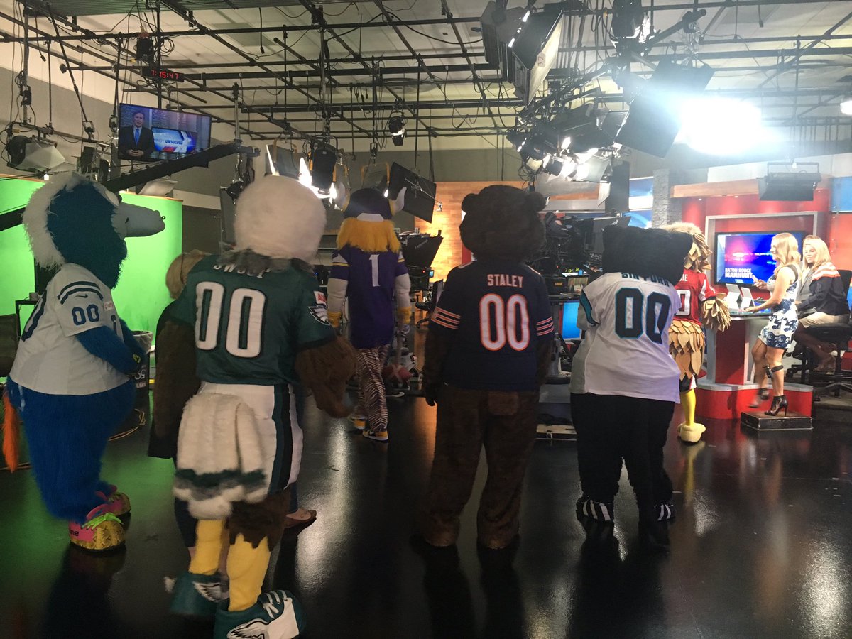 Mascot mania continues at @FOX59