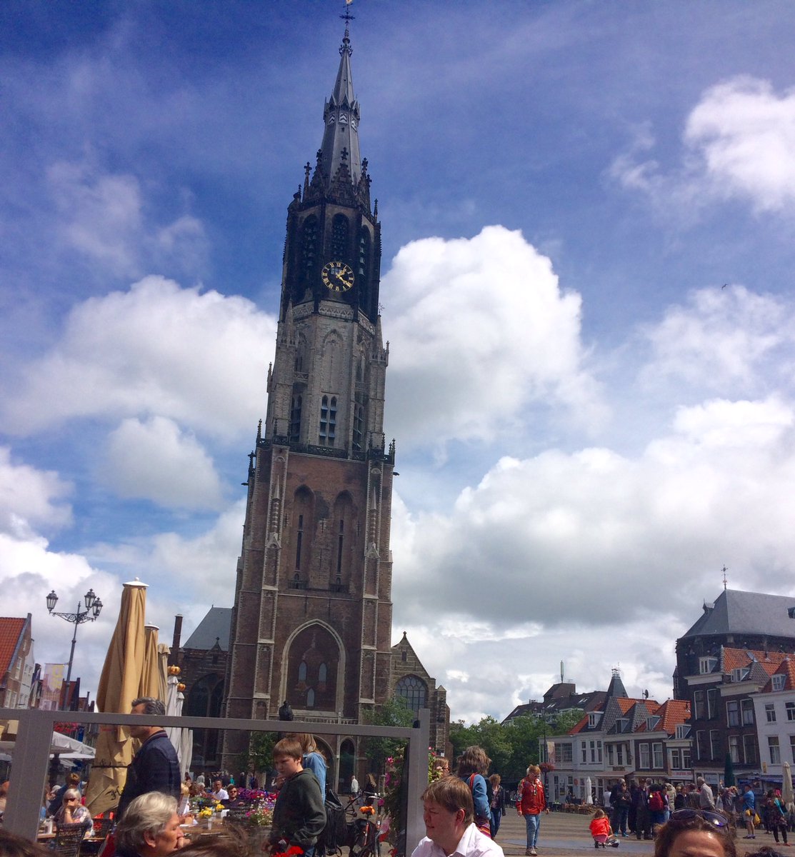 Voor straf moet mijn brakke zoon met mij een tosti eten.