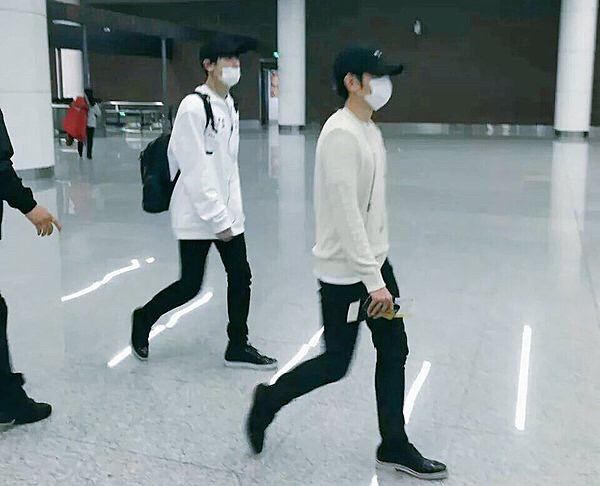 beakpark_'s tweet photo. 찬백 we are one の瞬間 https://t.co/OtuBWakIeR