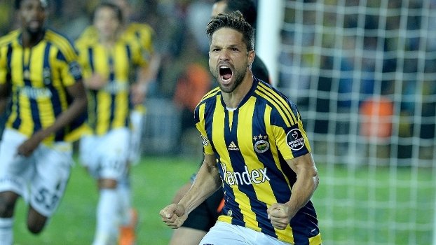 ESPNBrasil's tweet photo. Por que Diego virou 'sonho proibido' para os clubes no Brasil e assusta o Flamengo. Veja: https://t.co/sDKW4FIgdX https://t.co/4sA84pn1sh
