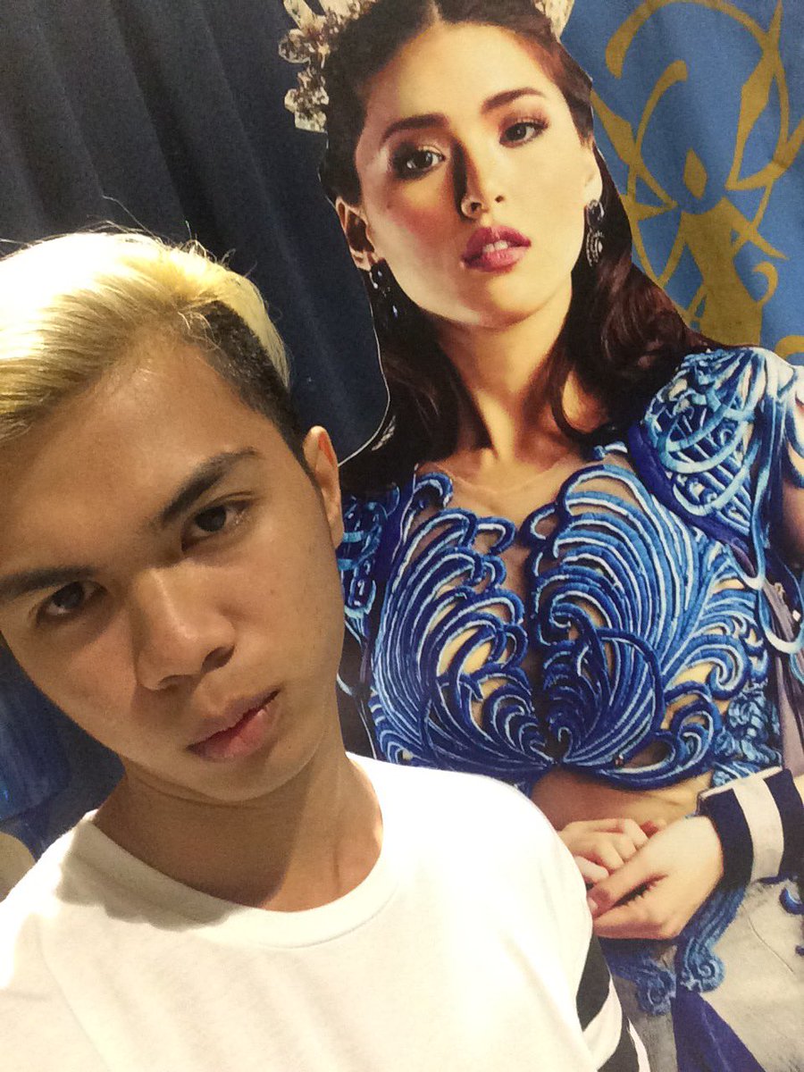 Utommm's tweet photo. since I can't join you guys tonight, tbnt nalang ako. taken last #ToyCon2016 π #EncantadiaGrandPressCon https://t.co/V71LGeshRE