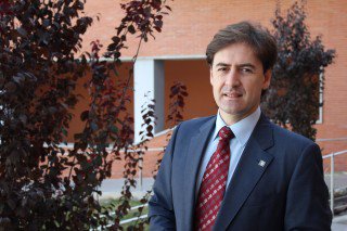 pablodeolavide's tweet photo. El catedrático Jesús Aguilar, miembro del consejo asesor de la revista Big Data Analytics https://t.co/EcKf0QEPVF https://t.co/FqdLwUdE8e