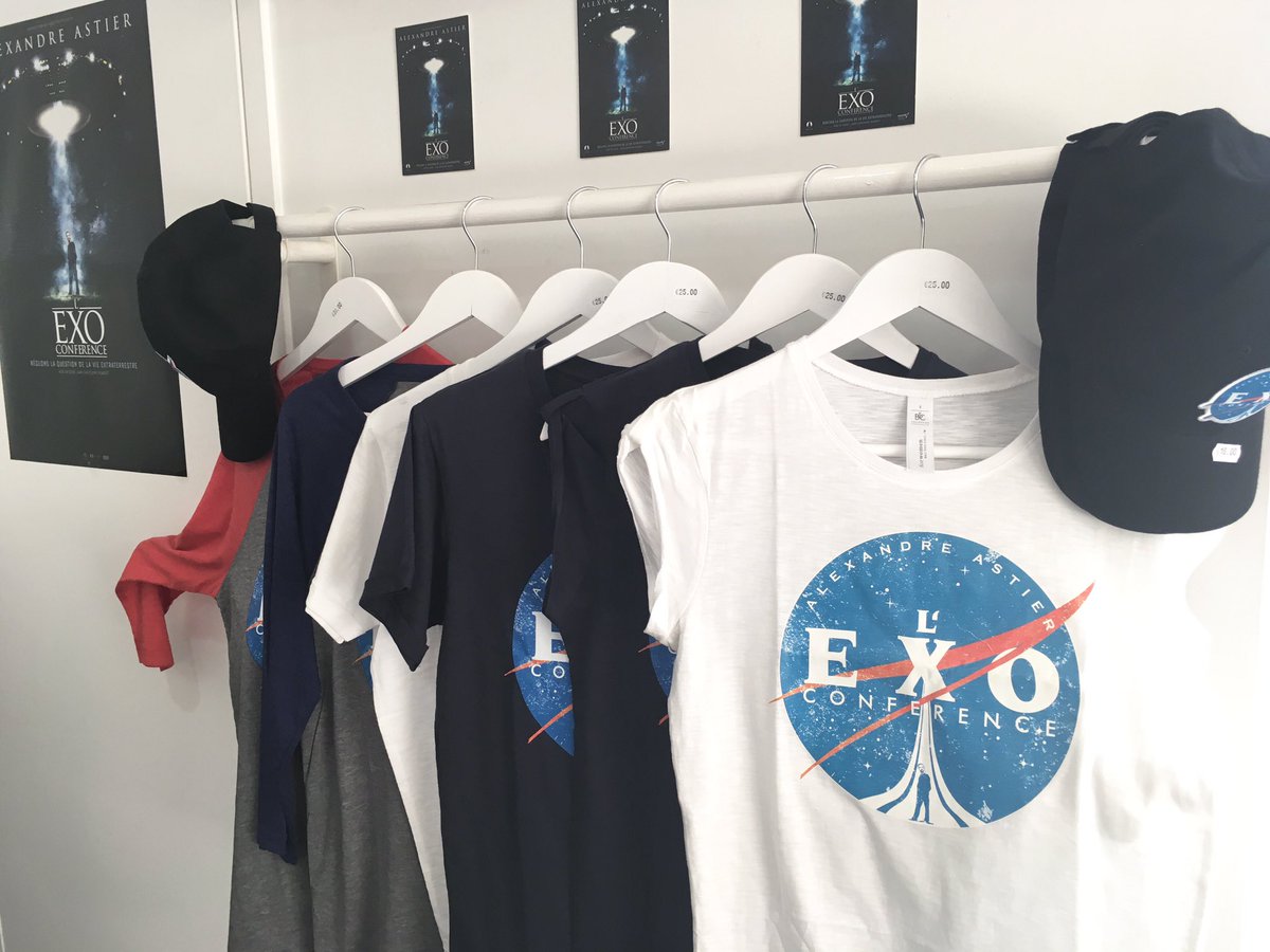 Kiosqueinlyon's tweet photo. Prolongation de la vente des produits du spectacle #LEXOCONFERENCE d'Alexandre Astier @sgtpembry jusqu'au 26/07 https://t.co/Q7yMQiaw6I