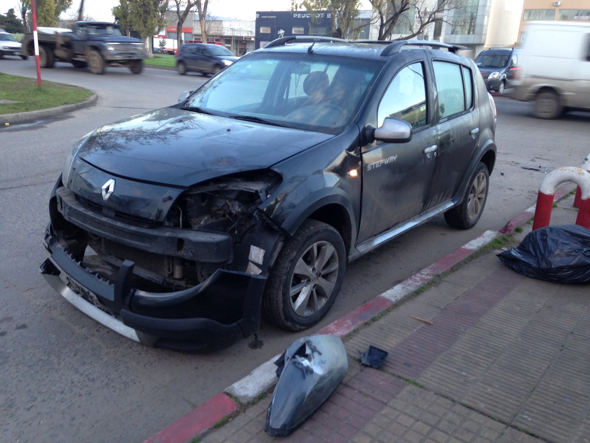 MarcyOjea's tweet photo. Accidente en 20 y 32. Un motociclista herido #calzadareducida @cadenario88 https://t.co/QseswkmYsA