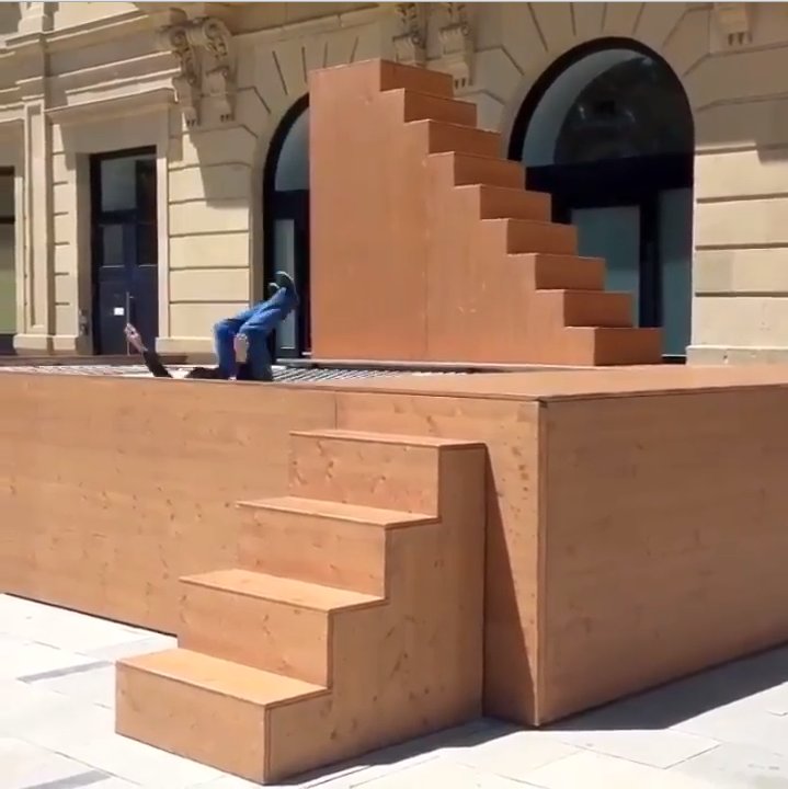 VHSScience's tweet image. Why take the stairs when you can do this!  #physics #science #nostairs
 goo.gl/mlUk6M