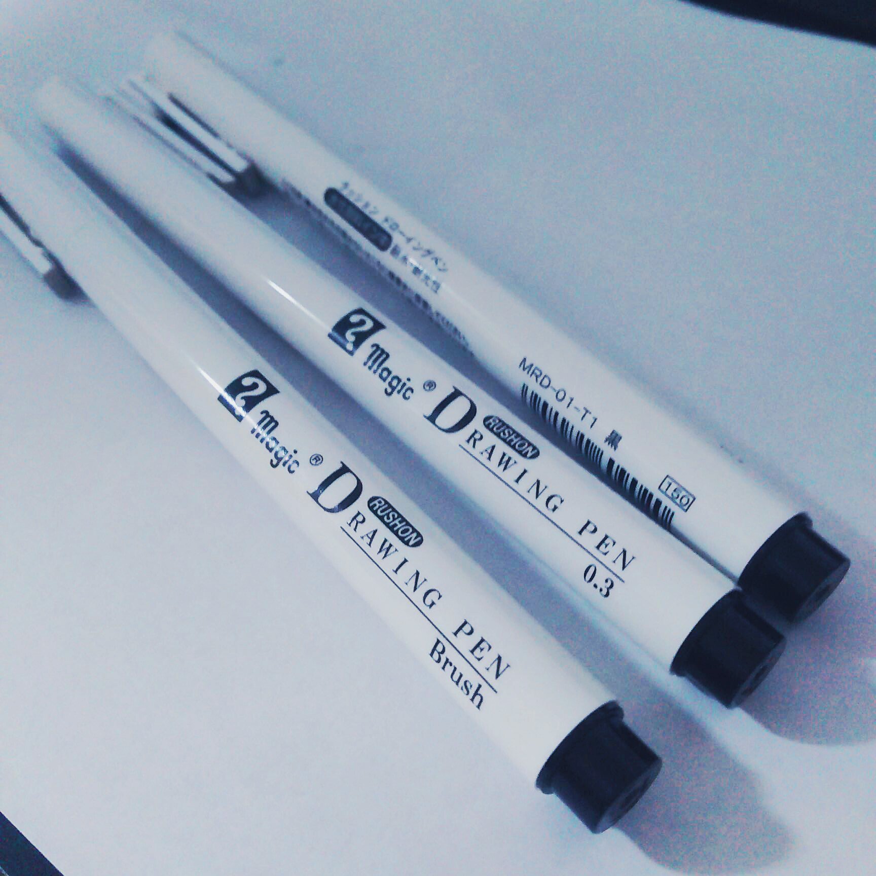 あめこ 何回でも言うけど一本150円 定価 という安価にも関わらず0 03からブラシまで幅広い線の太さに対応していて安定的に描きやすく何よりコピックににじまないラッションドローイング ペンさん色紙のお供に凄いオススメ T Co 9s4gupu4fl Twitter