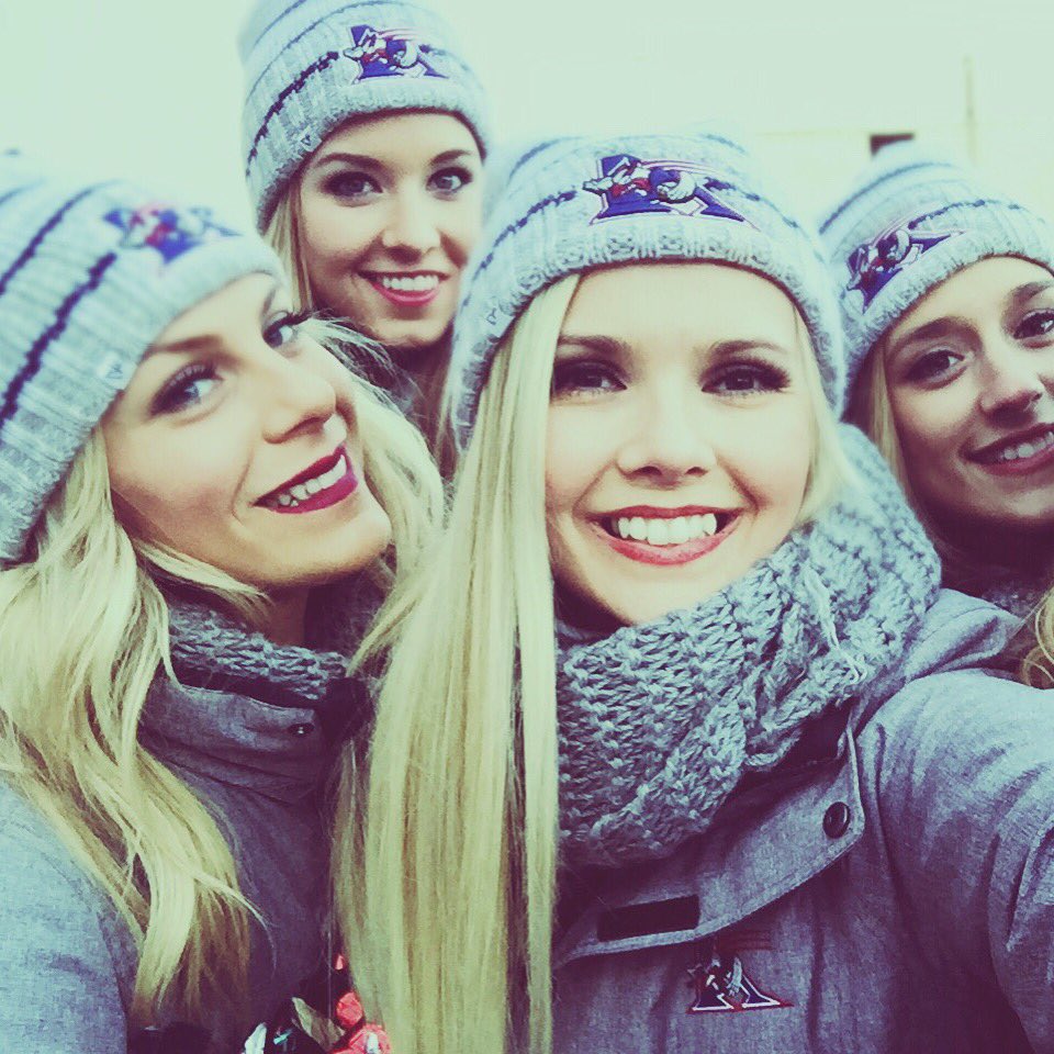 AlsC_Maude's tweet photo. Flashback d'un matin froid froid à Winnipeg pour refroidir votre journée chaude 💨❄️😆 #HaveAGoodDay https://t.co/eIF9vhMcnn