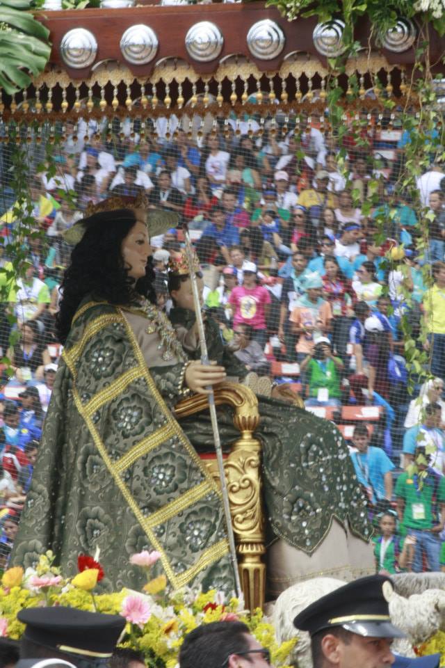 pjvenezuela's tweet photo. #ENAJO2015 #JMJVENEZUELA #KRAKOW2016 Madre de los Jóvenes, bendice a tu pueblo, sé guía en nuestro caminar. https://t.co/fLanjOqutI