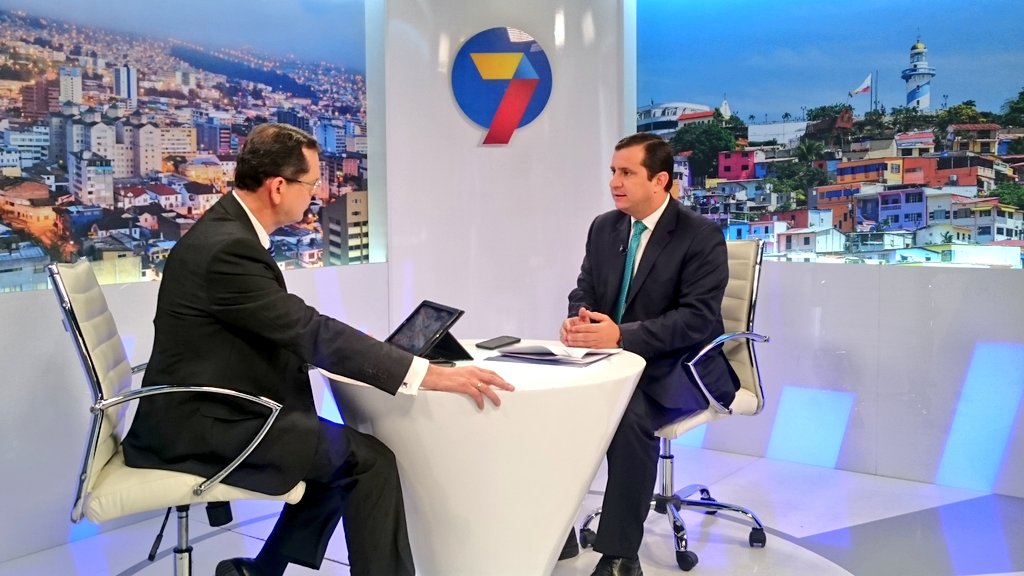 SRIoficialEc's tweet photo. .@LeoOrlandoA: directivos de universidades son representantes de empresas que tienen relación con paraísos fiscales https://t.co/sqqkXdqllm