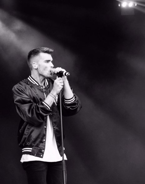 TandCollective's tweet photo. @joshcuthbert on stage doing what he loves! https://t.co/zRJFOEETY2