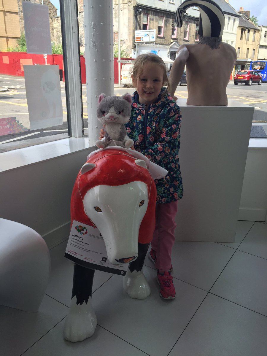 KE_hairdressing's tweet photo. Maisey visiting Rafferty! 🦁 @prideofpaisley @Paisley2021 #PrideofPaisley #paisley2021 #kennethedwards https://t.co/rDJsJMR7PH