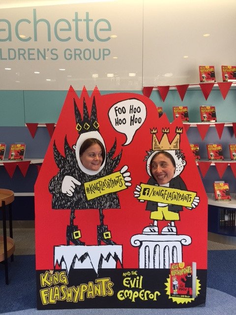 Emmagoldhawk's tweet photo. The lengths to which we'll go for our books ... @jenstepy @AndyRileyish #KingFlashypants #TeamFlashy @HachetteKids https://t.co/eaIpPCmjEl