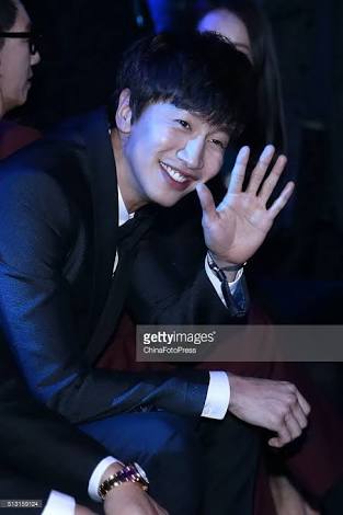 dokyungieyaaa's tweet photo. ADVANCED #HAPPYKWANGSOODAY #HappyGirinday #masijacoke85 #6YearsWithRunningMan #RunningMan 기린 데이 ! ❤❤😊😊😁😁 https://t.co/414KLbZIyp