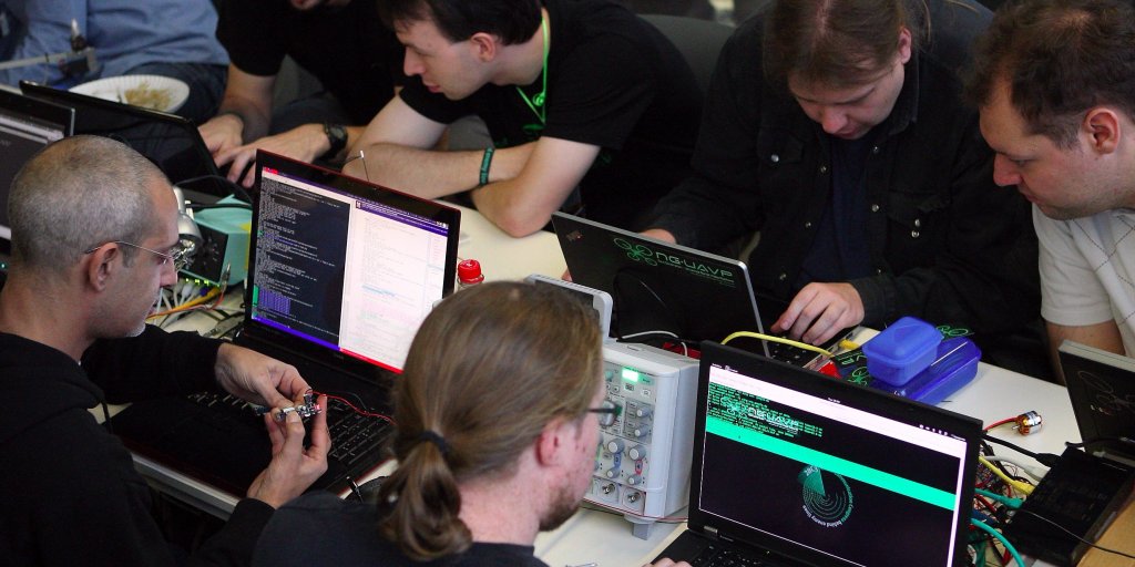 insidertechbiz's tweet photo. A bunch of computers will try to hack each other in Vegas for a $2 million prize https://t.co/iJ1S1PxaH2 https://t.co/XGX8S6OJKl