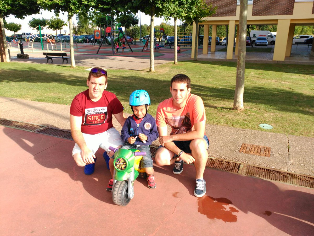 FOlmillos's tweet photo. Ganador de la carrera de motos...
Alejandro !! https://t.co/QVSdrcYlnf