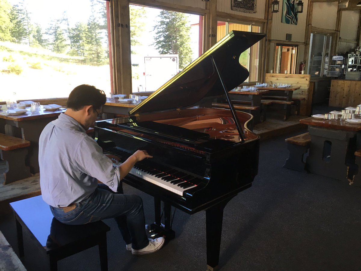 powdermountain's tweet photo. The piano has arrived! https://t.co/zJegH9D688 https://t.co/xvSRgWICio