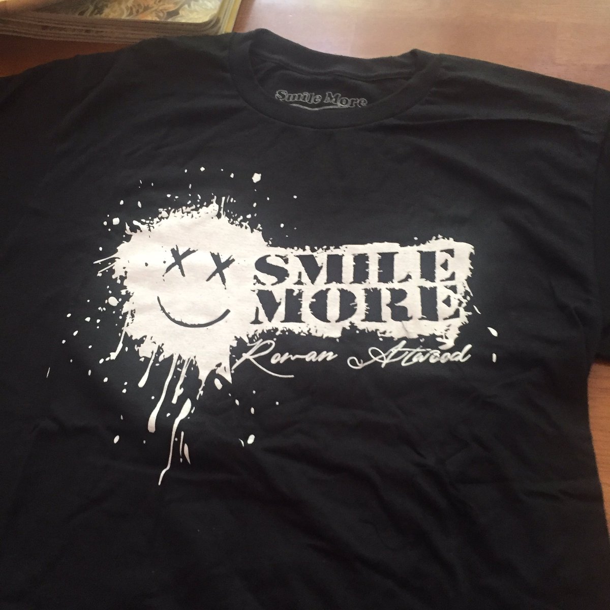 What a cool shirt thanks <a href="/RomanAtwood/">Roman Atwood</a> @_little_britt_ #smilemore