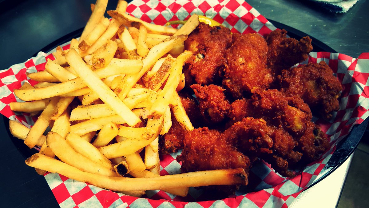 cowboyplaza's tweet photo. Be sure to Check out @SmokeyPokeyBBQ every Wednesday for ALL YOU CAN EAT WINGS!!!! #timetofillup #yum #wings https://t.co/sqhWY8zZ03