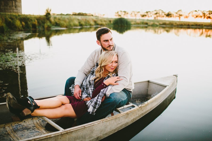MelissaWedding's tweet photo. Rustic Countryside #Engagement by Meredith Washburn Photography https://t.co/JysGJ4VSek #WeddingWednesday https://t.co/8oPx5wdY1L
