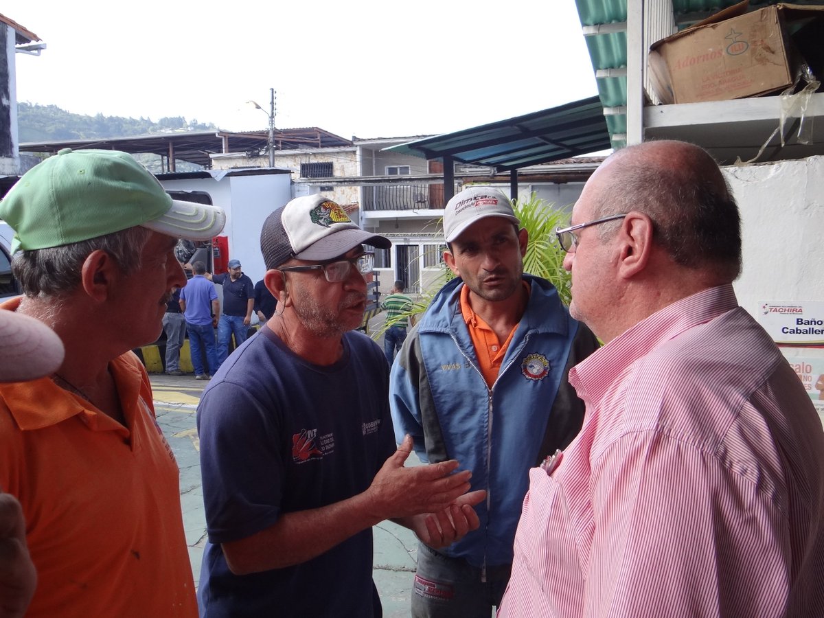 AlemanRichard_0's tweet photo. Jornada Médica de la Lotería del Táchira se cumplió en el IVT https://t.co/Yg5FxsEFfL https://t.co/iJC1OxxNrX