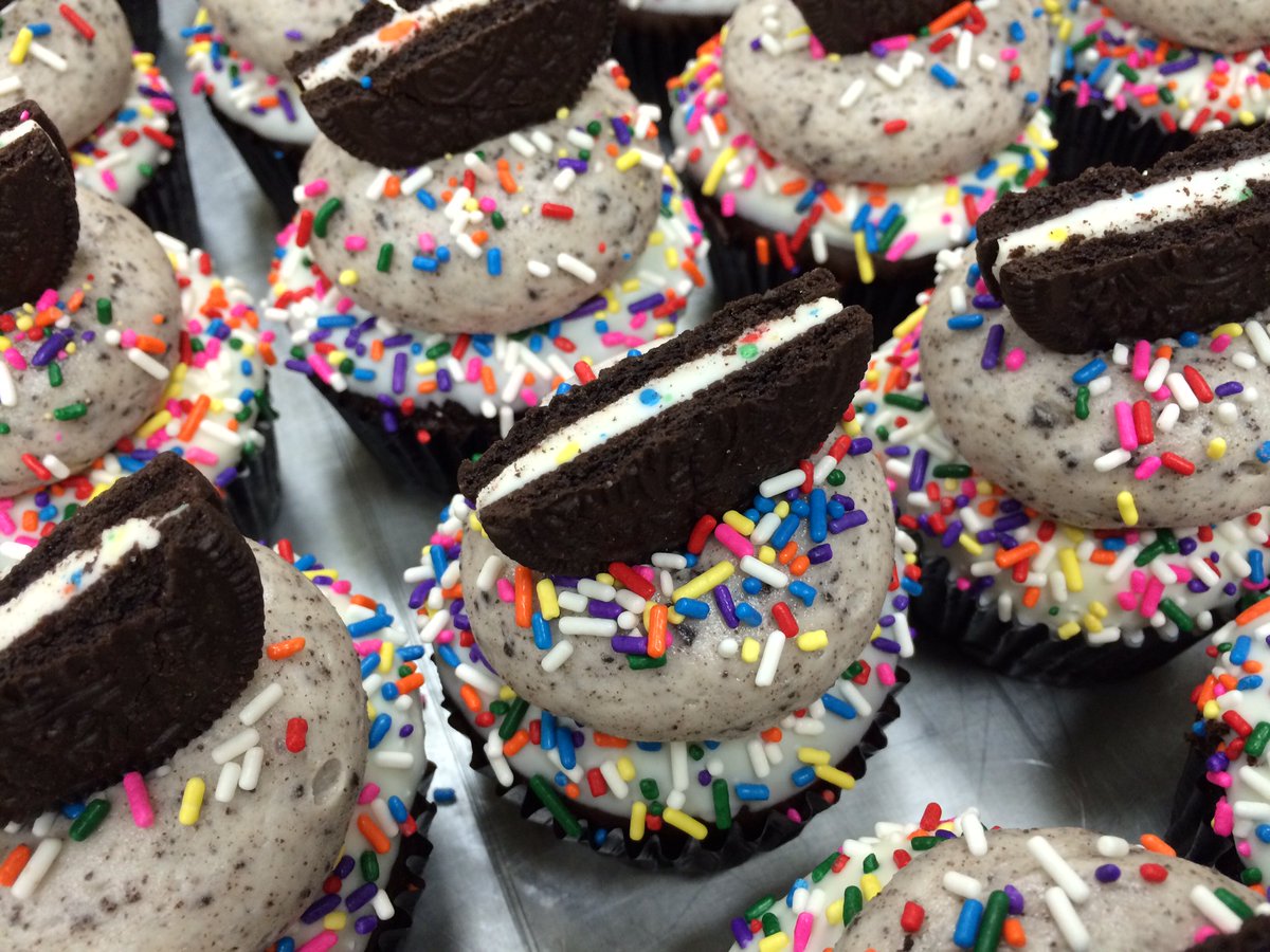 My_Delight's tweet photo. Cream on the inside, cream on the outside #OreoDelight https://t.co/O4eaaU6OTa