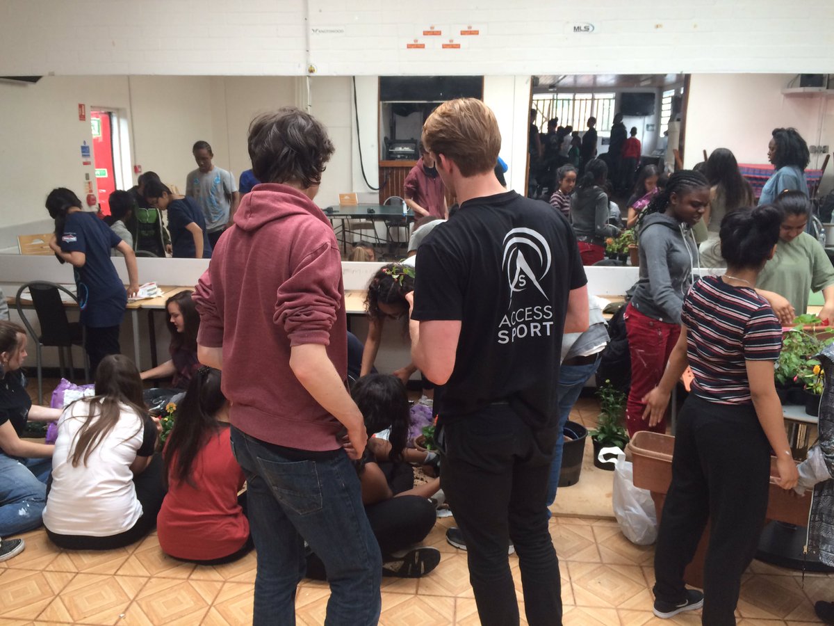 AS_Futures's tweet photo. Next step gardening @NCSTheChallenge @NCS @hackneycouncil #NCSYes https://t.co/K8NmfTtSw1