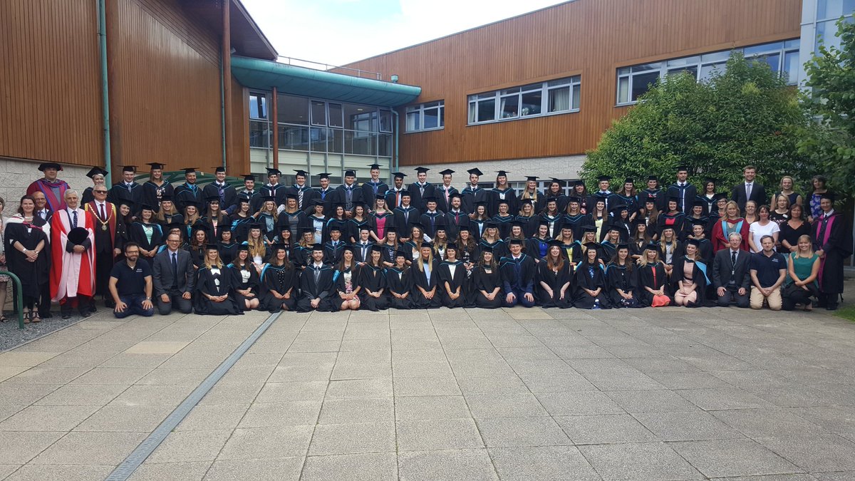 RCVSpresident's tweet photo. Congratulations newest members of the profession @NottinghamVets @nottsvetsoc https://t.co/XtynVYCYkJ