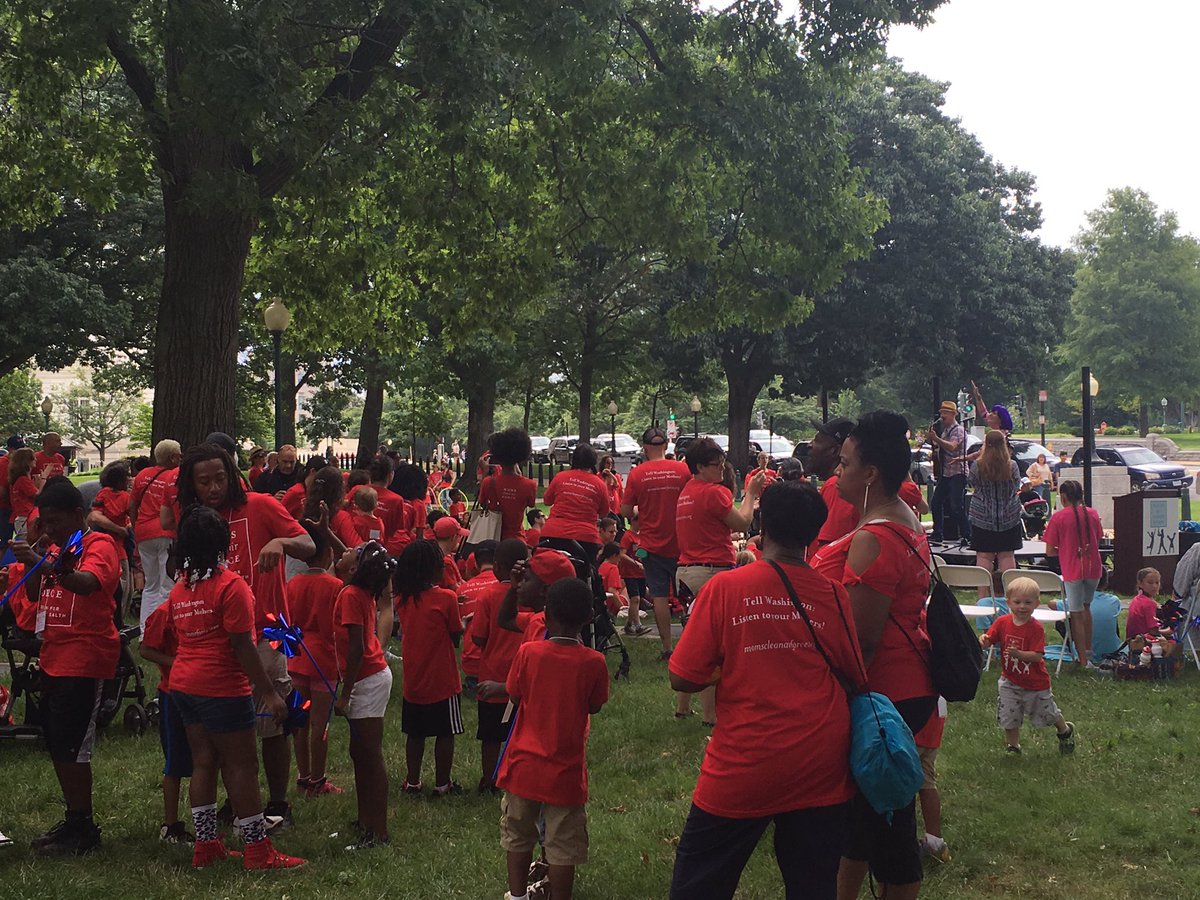 ClarusPower's tweet image. #PlayIn4Climate happening with visitors from all 50 states, such a cool day in #DC with @CleanAirMoms !