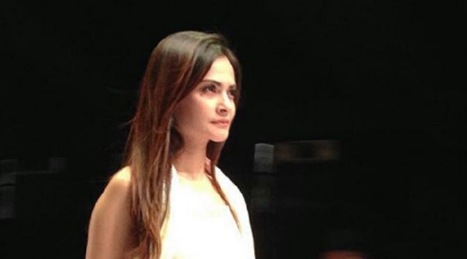 Cut Tari Angkat Bicara Soal Gaya Syahrini dlvr.it/Lnbq34