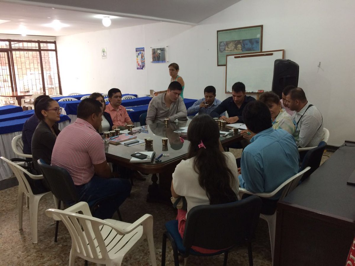 persobuenavista's tweet image. Personerías del Quindío en la Defensoría del Pueblo discutiendo la insostenibilidad de la salud del Quindío #PMBQ