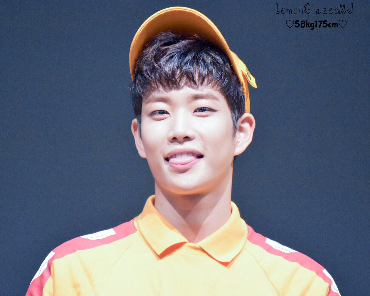 LemonGlazed_MJ's tweet photo. 160709 구로 팬싸
#아스트로 #MJ #엠제이 #명준 #ASTRO @offclASTRO @fantagiomusic https://t.co/NayCYdOsvC