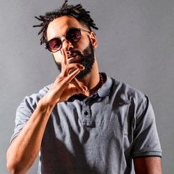 CoulTropicales's tweet photo. Nouveautés musicales avec FK ! RDV sur @RFI à 16h10TU et 00h10 TU en #Afrique et 22h10 à #Paris sur 89FM ! https://t.co/WAdwZMQfky