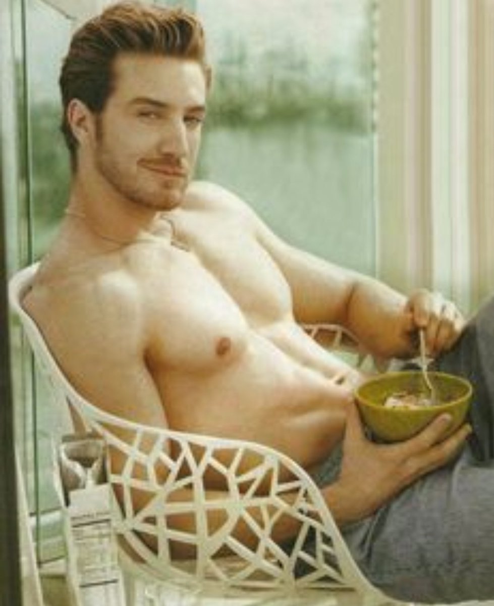 lassillerchulas's tweet photo. Feliz ombligo!!! 😉 Votando ✔x nstro #ActorFav @eugenio_siller #EugenioSiller #SerieFav #QuienEsQuien #KCAMexico https://t.co/utlD4c5b66