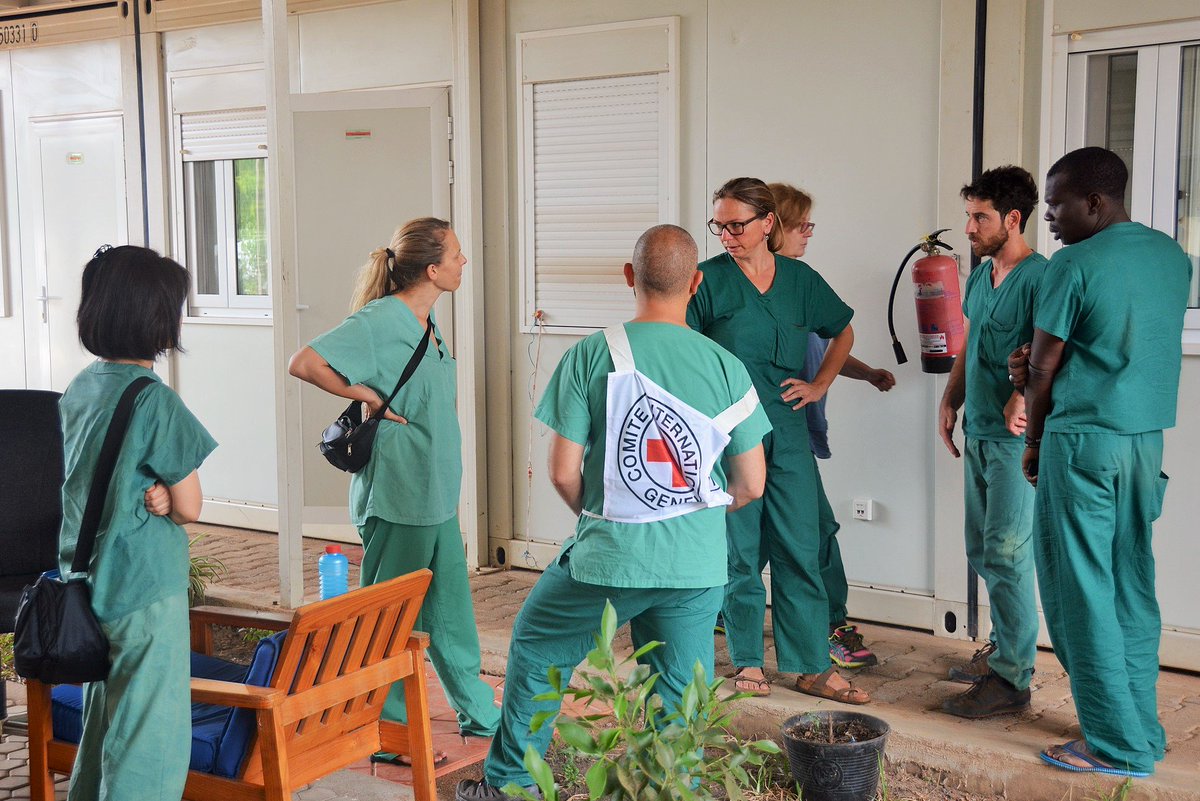 ICRC_Africa's tweet photo. Our surgical teams are back to work. As of yesterday, they are able to operate in #Juba #SouthSudan https://t.co/i0q9of8yGv