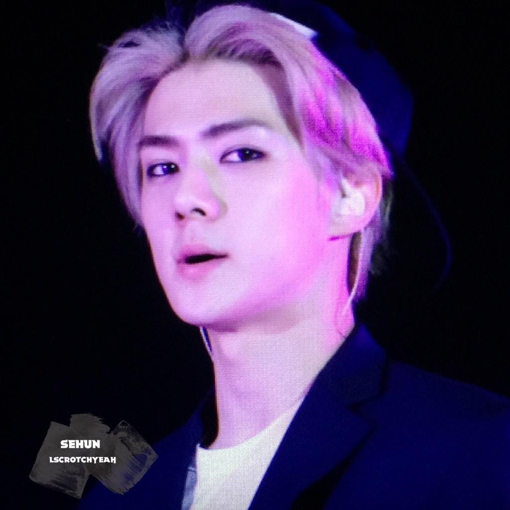 seludelu's tweet photo. there are two types of sehun https://t.co/dMoDgkSYGc