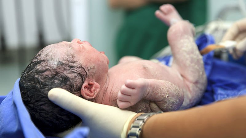 Si fuese tu decisión, ¿que eligieras? ¿Parto o cesárea? Lee sobre el debate aquí: goo.gl/msMMD9