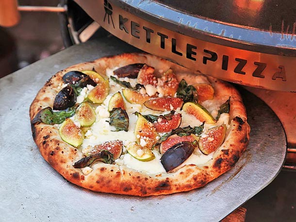 BBQChats's tweet photo. The ultimate in #PIZZA grilling! Grab a KETTLE PIZZA OVEN today https://t.co/5Hl3fE3bcd #bbq #chefthis #grillmaster https://t.co/Zqkg8d6L08