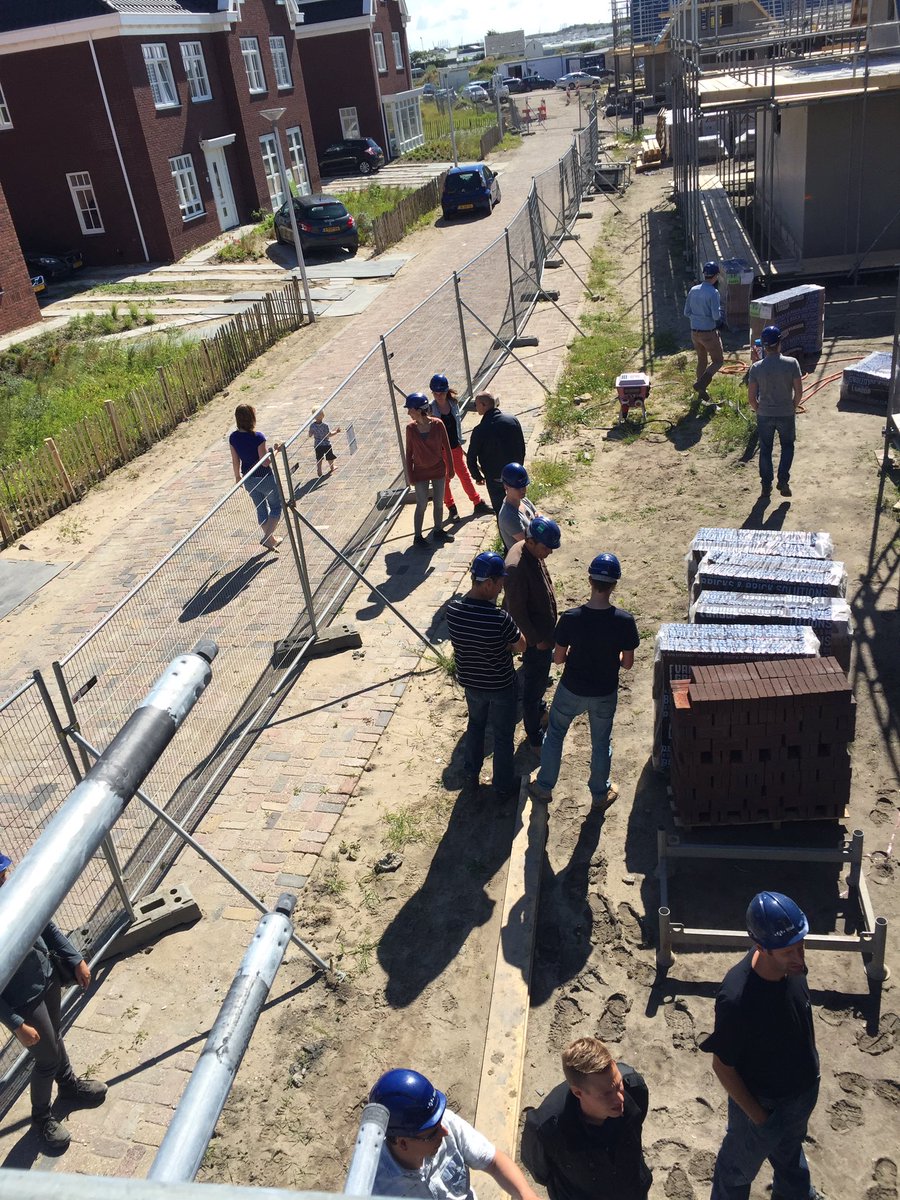 degeusjohn's tweet photo. Een rondje #Duingeest #Monster met het team. Mooie patio's voor kopers van @bpd_nl_zw #maakiQ #leefiD https://t.co/XThCNpebjv