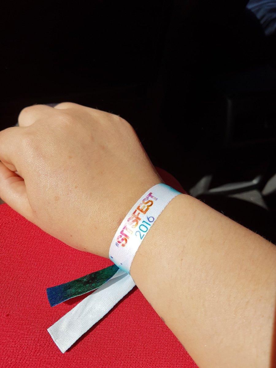 laura_heppy's tweet photo. @tribalgroup what's the secret for getting these off? π #SITSFEST https://t.co/98KpcPC41z