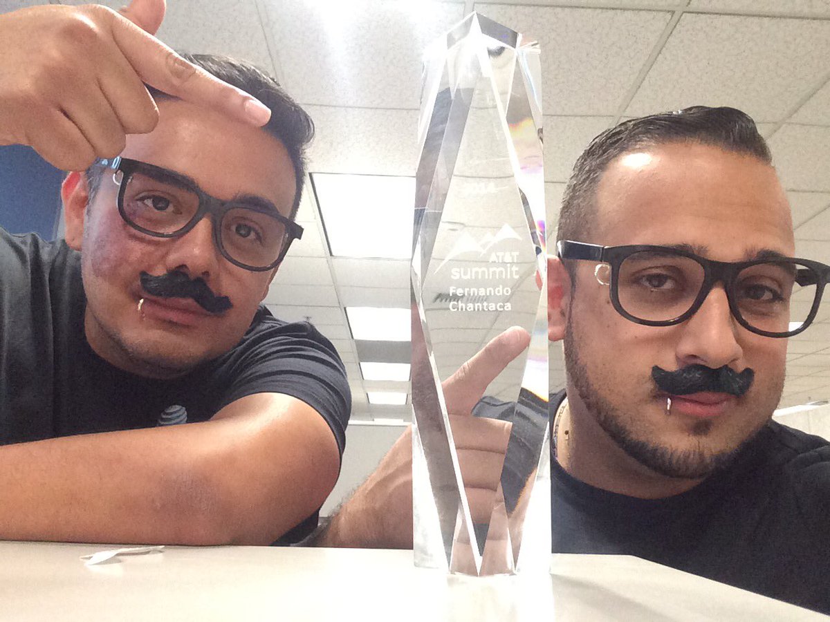 Twin day #workhardplayhard #bestinthewest <a href="/ATT_SD10/">Team SDx</a> @SD10fcc #tugglenation