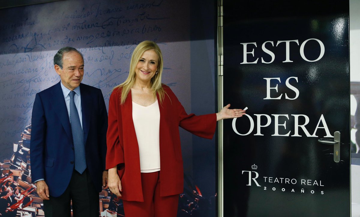 ccifuentes's tweet photo. 📸 Vestimos @metro_madrid con imágenes de grandes óperas del @Teatro_Real https://t.co/25efWm77Cf #EstoEsÓpera 🎭🎼 https://t.co/qoSWFFOMWF