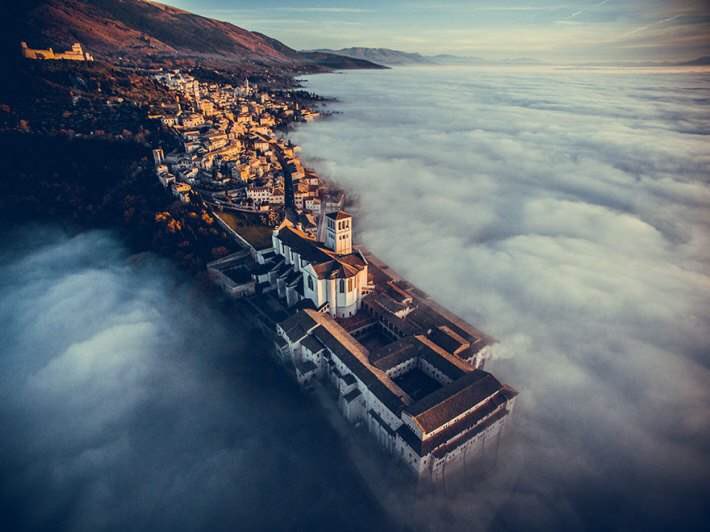 myshowpass's tweet photo. #ARTPLUGG//Le monde est beau vu d'un drone #photography #drone https://t.co/5vdsgwwbRM https://t.co/82Ex2cIyl3