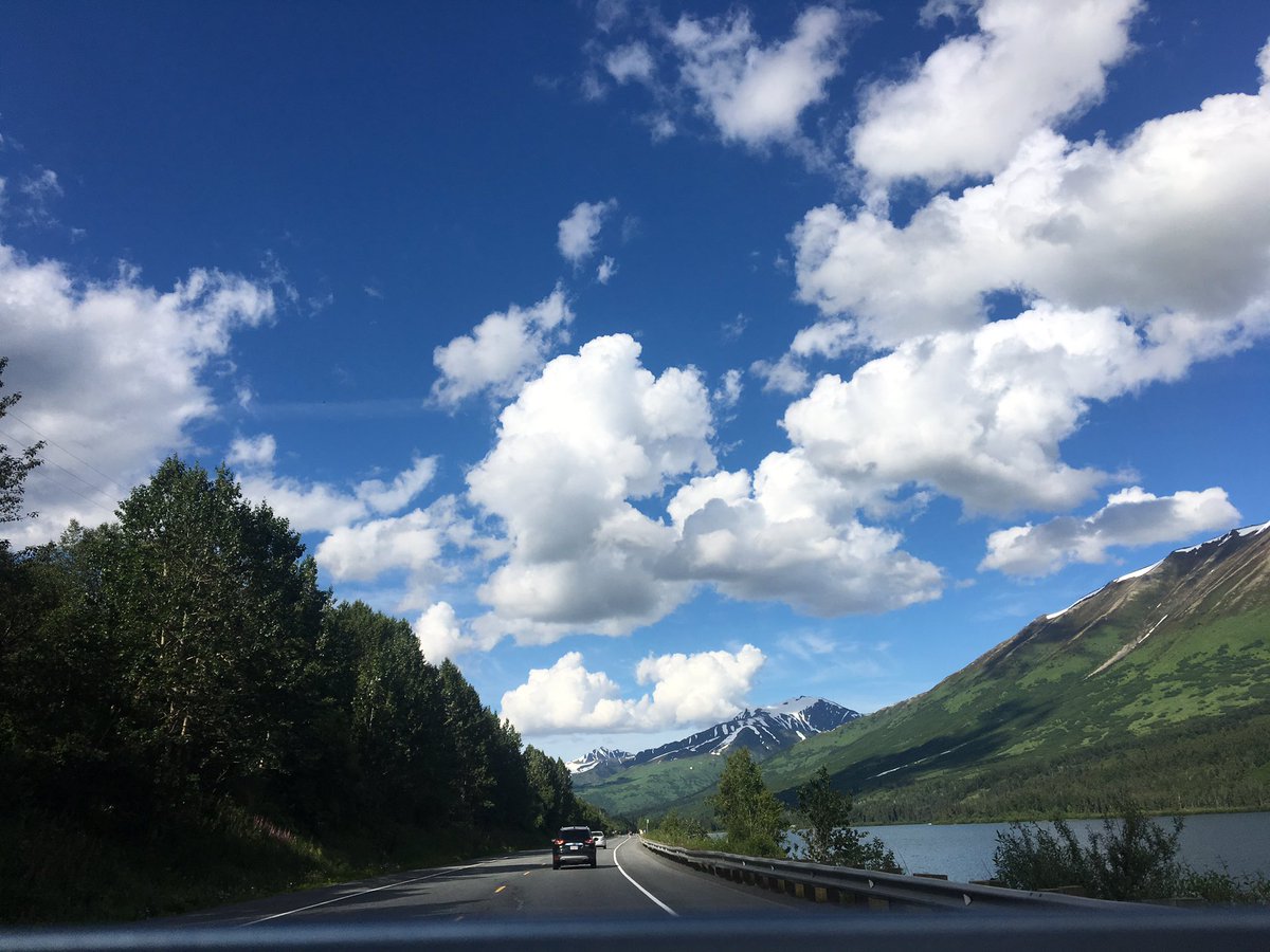 RadicalRupert's tweet photo. Everyone keeps asking me if I'm gonna be okay living in Alaska.. Yea I think I'm gonna be good 😍 #iwannagoback https://t.co/hUswq9WUZX