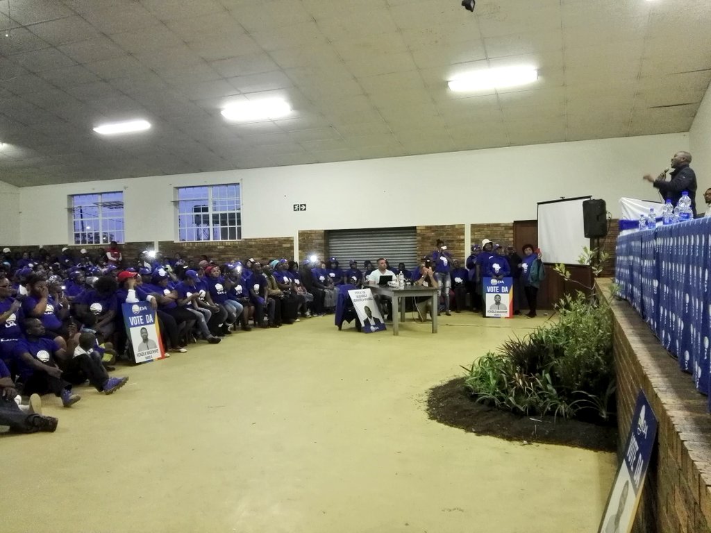 Our_DA's tweet image. .@MmusiMaimane: We need to attract investment and grow the economy so that our people can work! #KeepMakingProgress