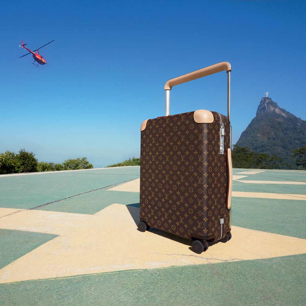 Louis Vuitton on X: #SpiritofTravel: the new luggage by Marc Newson,  photographed by Patrick Demarchelier.    / X