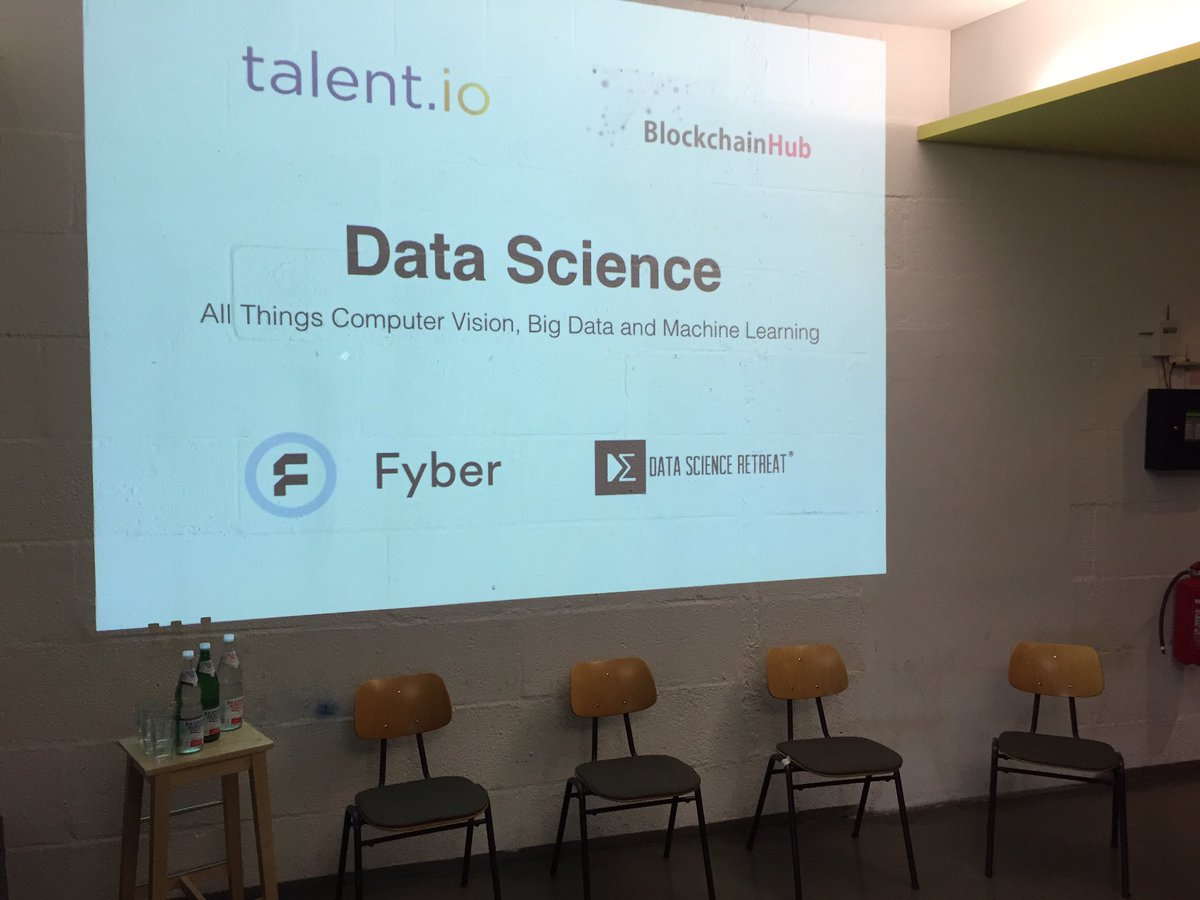 talent_io_de's tweet photo. Stage is set, we start in about 10 minutes! https://t.co/Wa0mAFp8F3 #toa16 #datascience https://t.co/hatK30rk5G